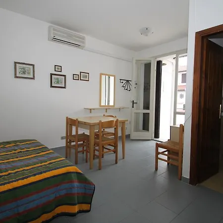 Cenam Apartments *